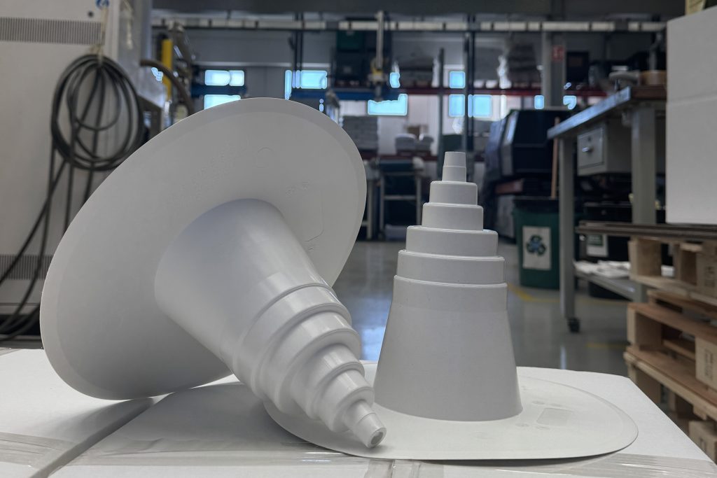 lavorazione materie plastiche per la produzione di componenti in plastica emmepi azienda lavorazione plastica