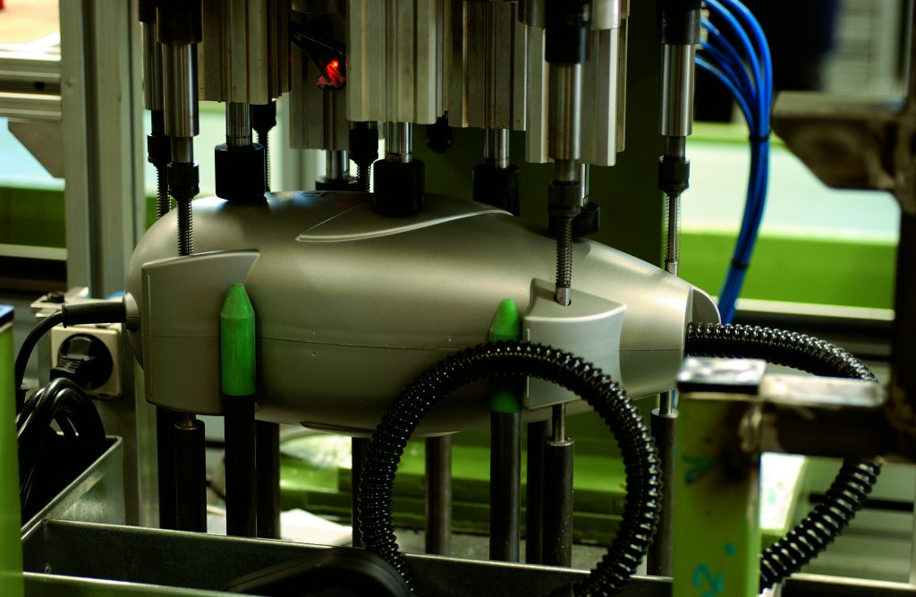 lavorazione materie plastiche per la produzione componenti in plastica emmepi